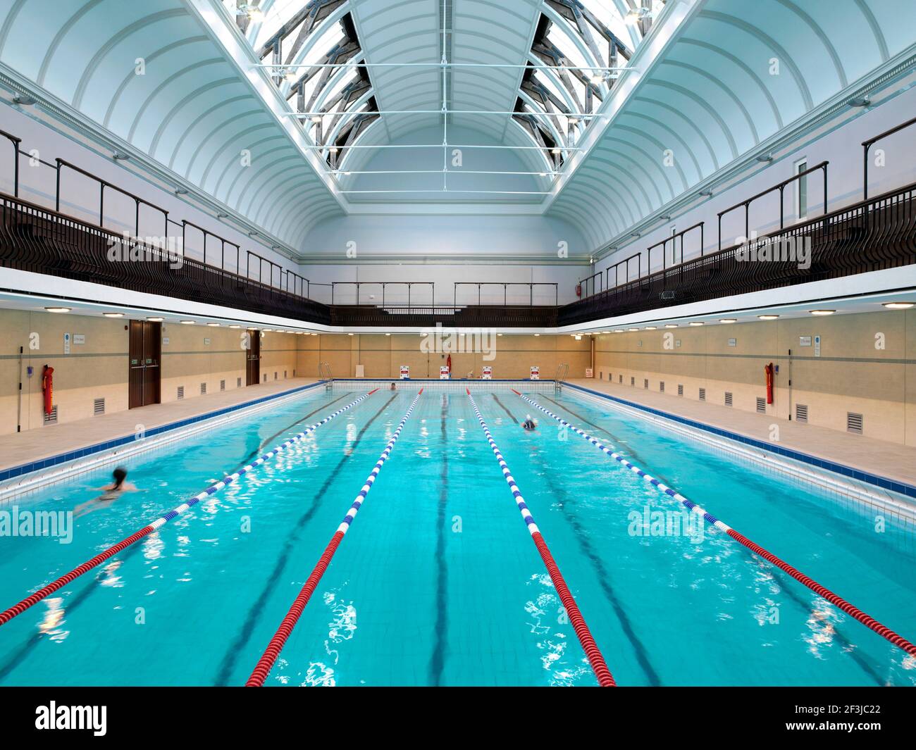 Neue und renovierte Sportzentrum und Schwimmbäder für London Borough of Camden Stockfoto