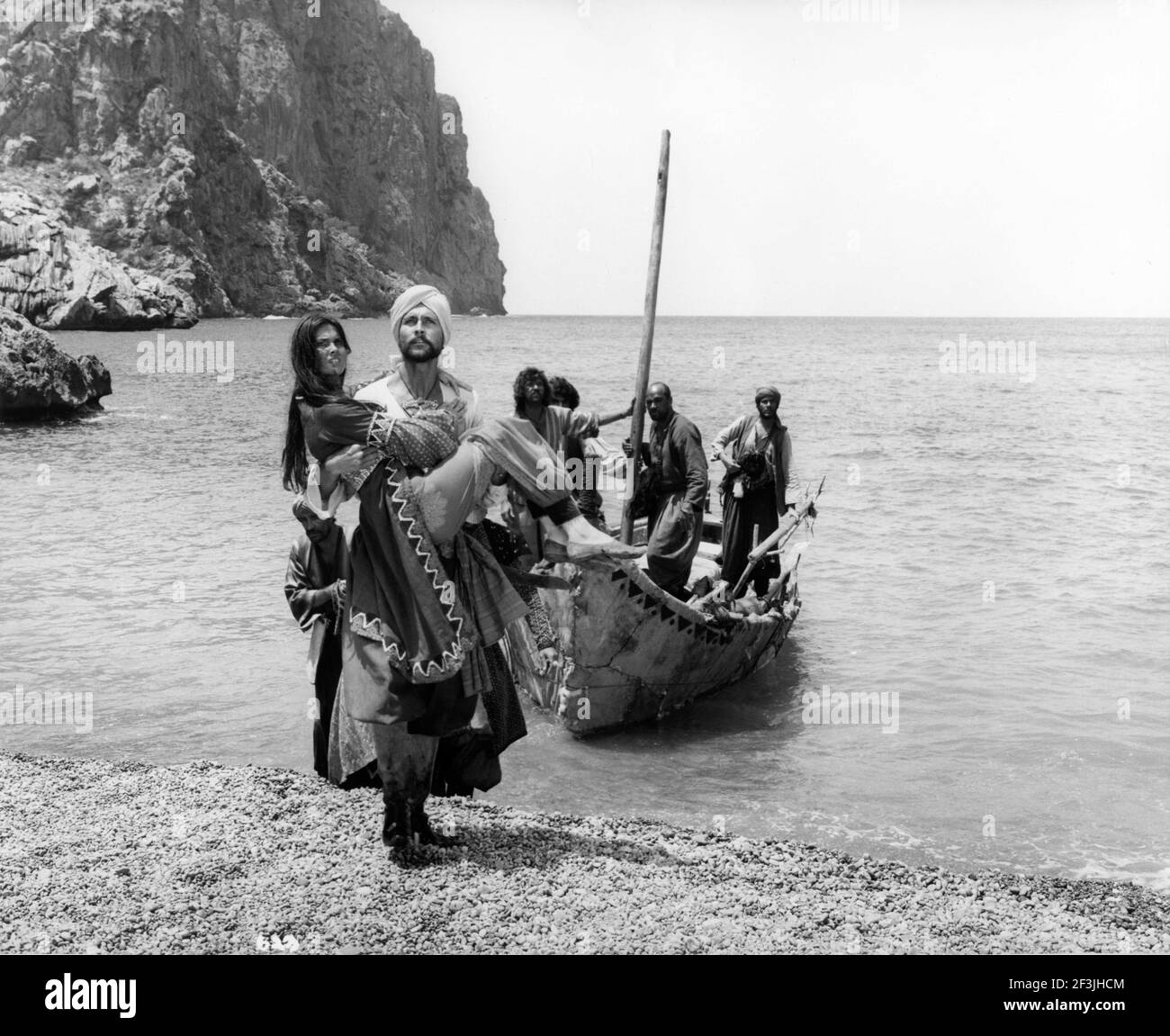 CAROLINE MUNRO JOHN PHILLIP LAW und MARTIN SHAW in THE GOLDEN VOYAGE OF SINBAD 1973 Regie STUART HESSLER Geschichte Brian Clemens und Ray Harryhausen Drehbuch Brian Clemens Schöpfer von besonderen visuellen Effekten Ray Harryhausen (Dynarama) Kostümdesign Verena Coleman und Gabriella Volksmusik Miklos Rozsa Produzenten Ray Harryhausen und Charles H. Schneer Ameran Films / Morningside Productions / Columbia Pictures Stockfoto