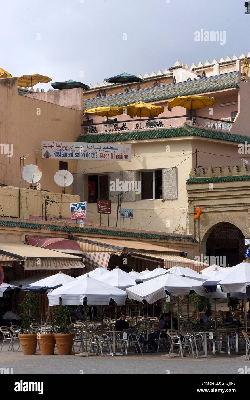 Straßencafés, Ort el Hedime, Meknès, Marokko Stockfoto