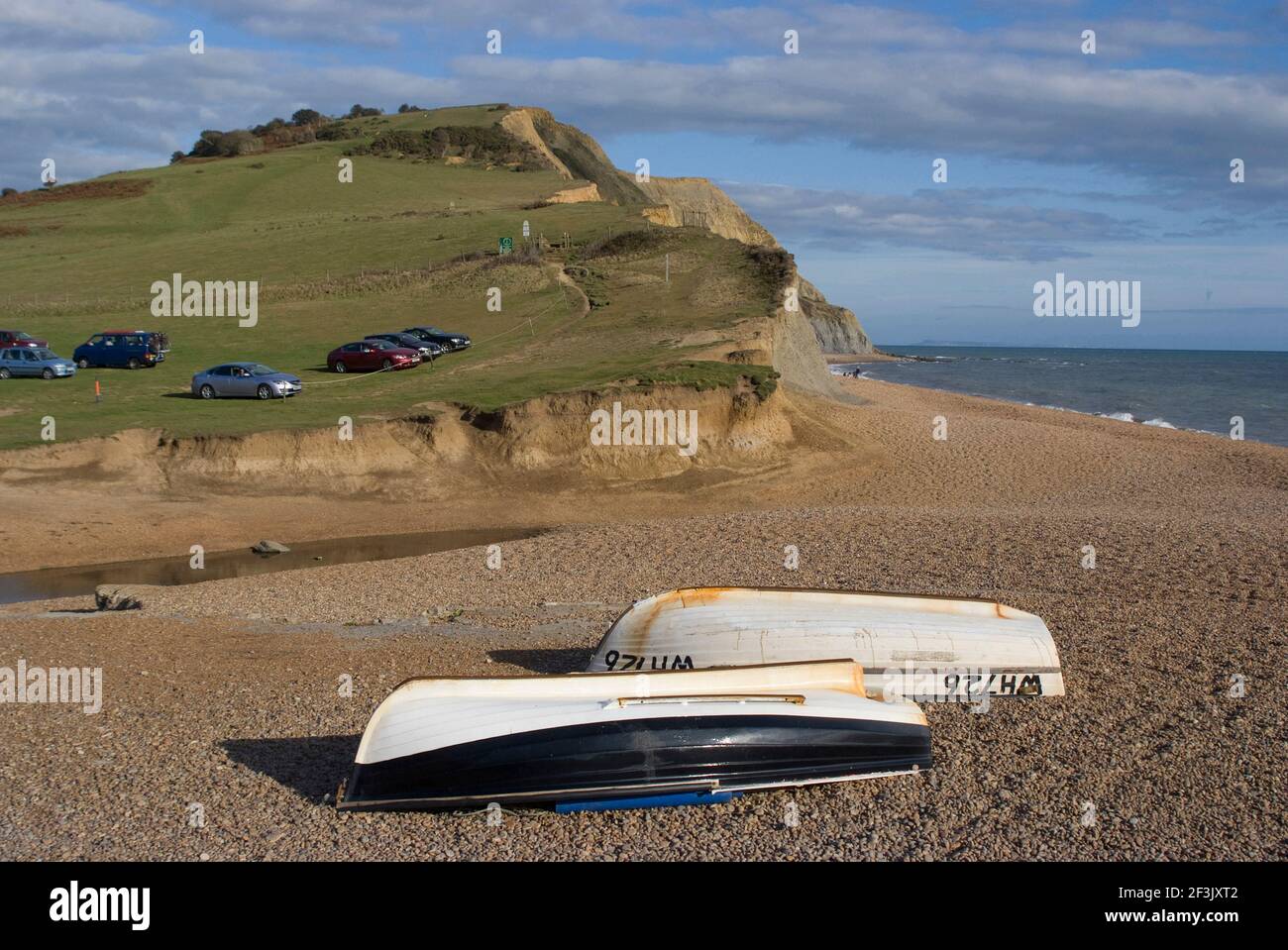 Strand in der Nähe von Golden Cap, der höchste Punkt auf der Südküste und Englands einzige natürliche Welterbe, Dorset, Großbritannien Stockfoto