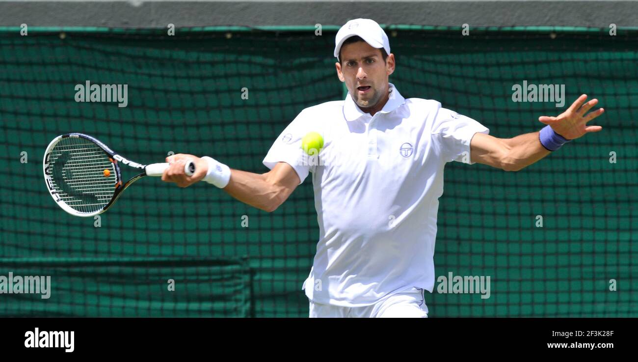 WIMBLEDON 2011. 4th Tage. NOVAK DJOKOVIC WÄHREND SEINES SPIELS MIT KEVIN ANDERSON. 23/6/2011. BILD DAVID ASHDOWN Stockfoto