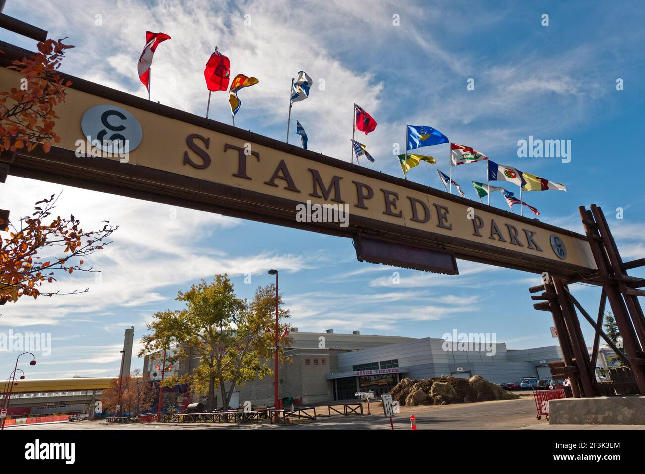 Eintritt zum Calgary Stampede Park, dem Zuhause der Calgary Stampede, einem der weltweit größten Rodeos, die jährlich im Juli stattfinden. Stockfoto