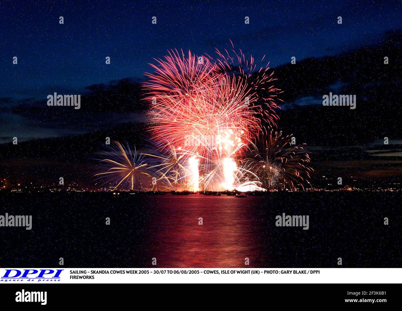 SEGELN - SKANDIA COWES WOCHE 2005 - 30/07 BIS 06/08/2005 - COWES, ISLE OF WIGHT (UK) - FOTO : GARY BLAKE / DPPI FEUERWERK Stockfoto