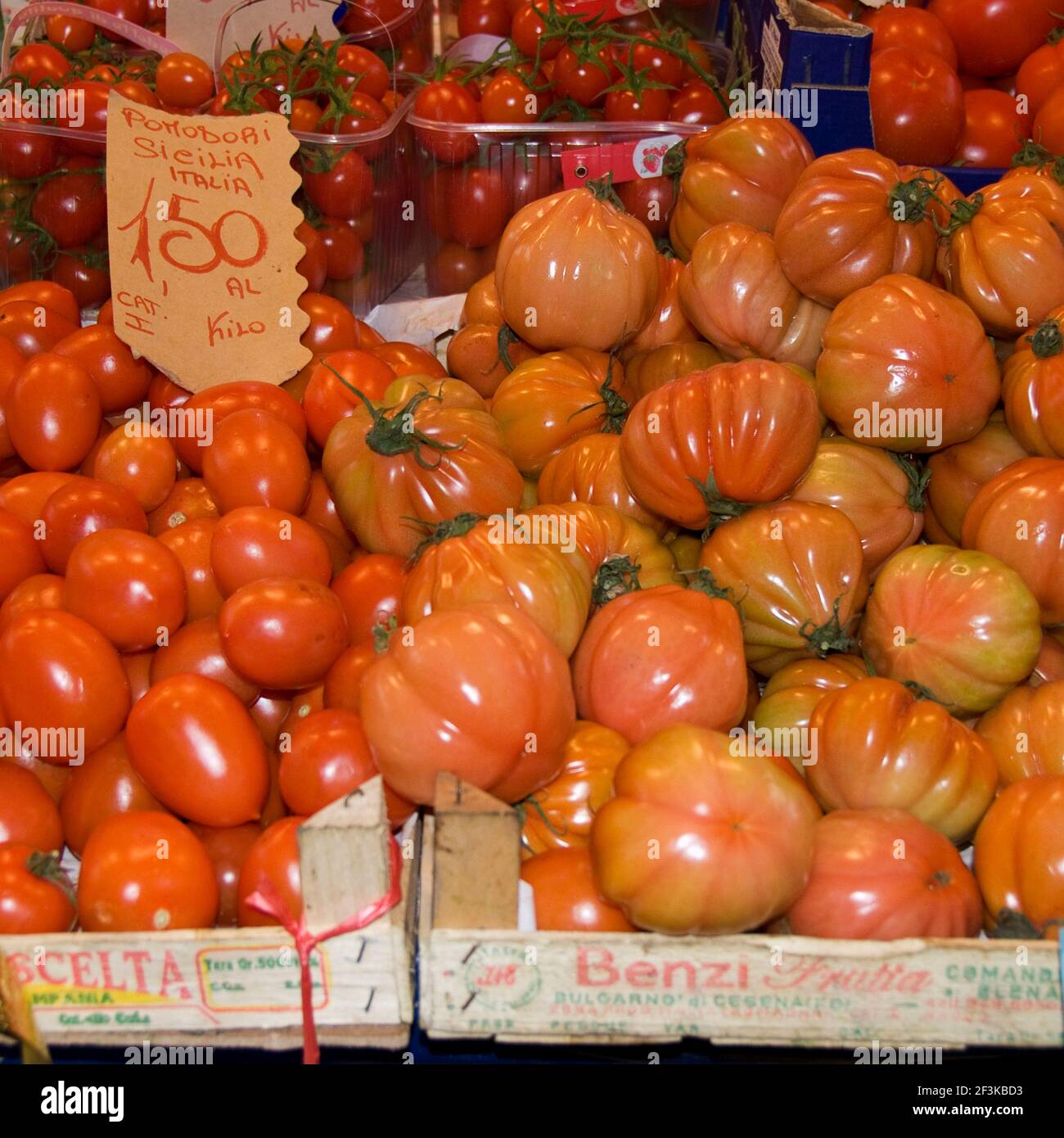 Obst und Gemüse Stand, San Lorenzo Food Hall, San Lorenzo District, Florenz Stockfoto