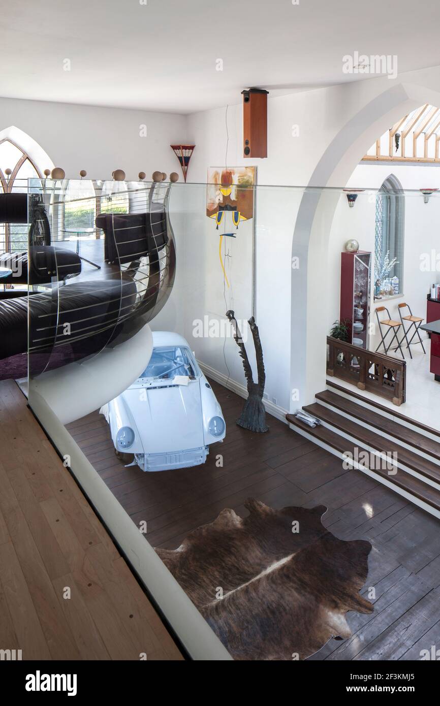 St. Johns Church, St. Johns Road, Uxbridge. Interner Loungebereich Mezzanine View Stockfoto