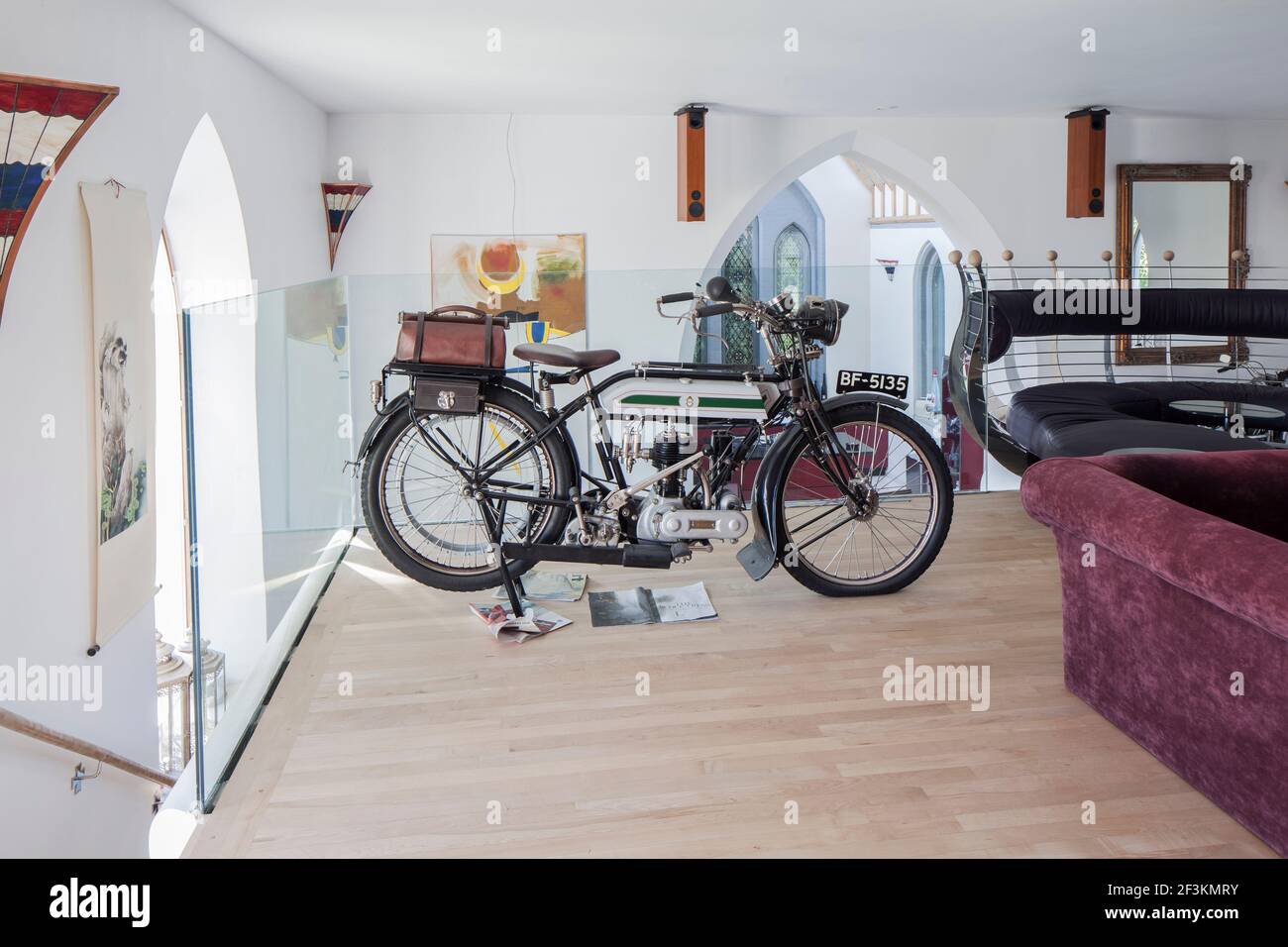 St. Johns Church, St. Johns Road, Uxbridge. Interner Loungebereich Stockfoto