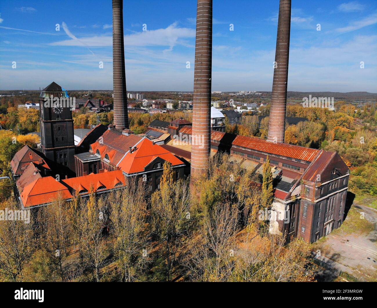 Bytom, Polen. Herbstfarben und industrielles Erbe in Bytom Szombierki Bezirk. Kohlekraftwerk. Stockfoto