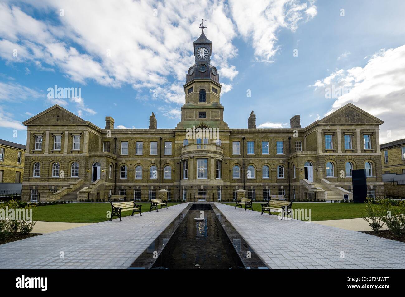 Das ehemalige Cambridge Military Hospital Gebäude in Aldershot wurde jetzt in luxuriöse Wohnwohnungen umgewandelt, Hampshire, England, Großbritannien, März 2021 Stockfoto