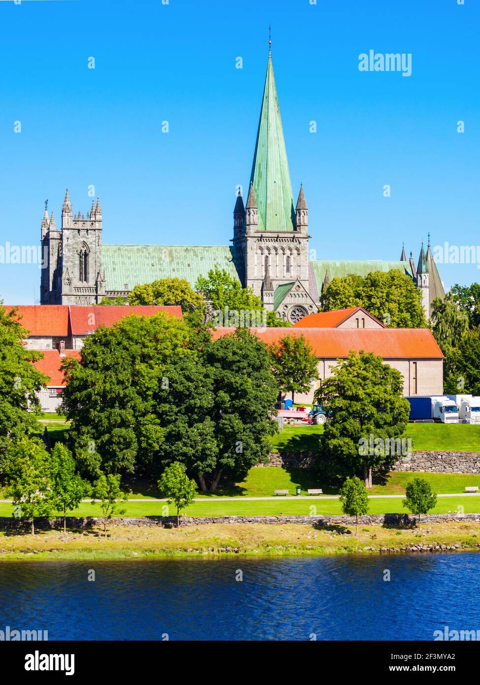 Nidarosdom oder nidarosdomen oder Nidaros Domkirke ist eine Kirche von Norwegen Kathedrale in der Stadt Trondheim, Norwegen entfernt Stockfoto