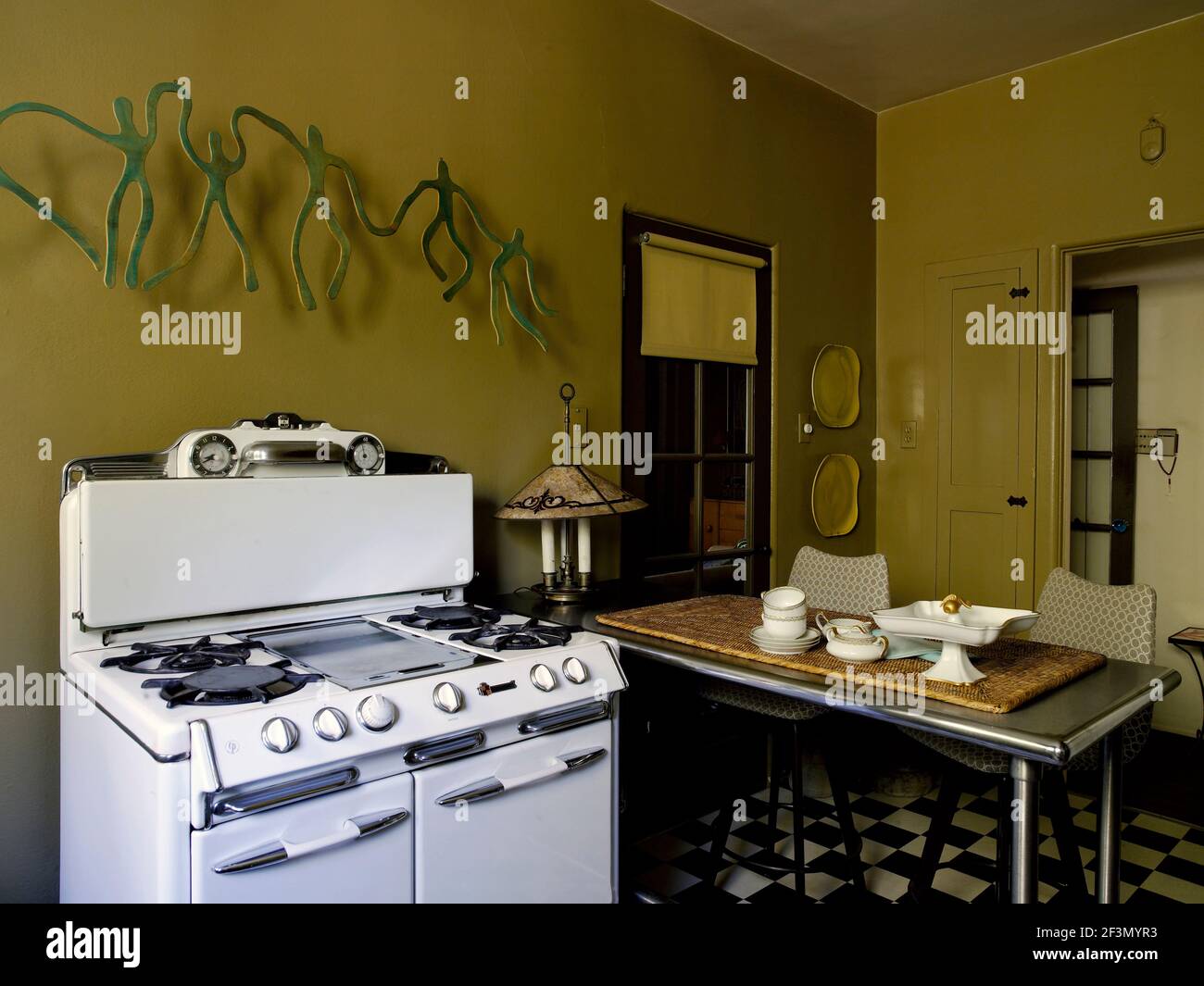Freistehender Herd Ofen in Küche in USA zu Hause Stockfotografie - Alamy