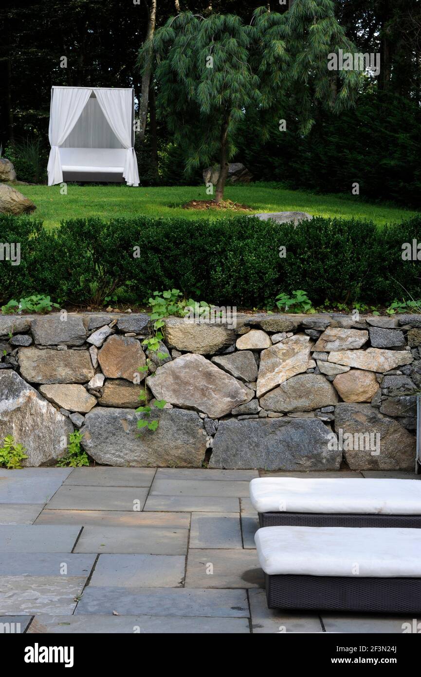 Gartendetails in der Heimat von Francine Gardner, Stamford, Fairfield County, Connecticut, USA Stockfoto