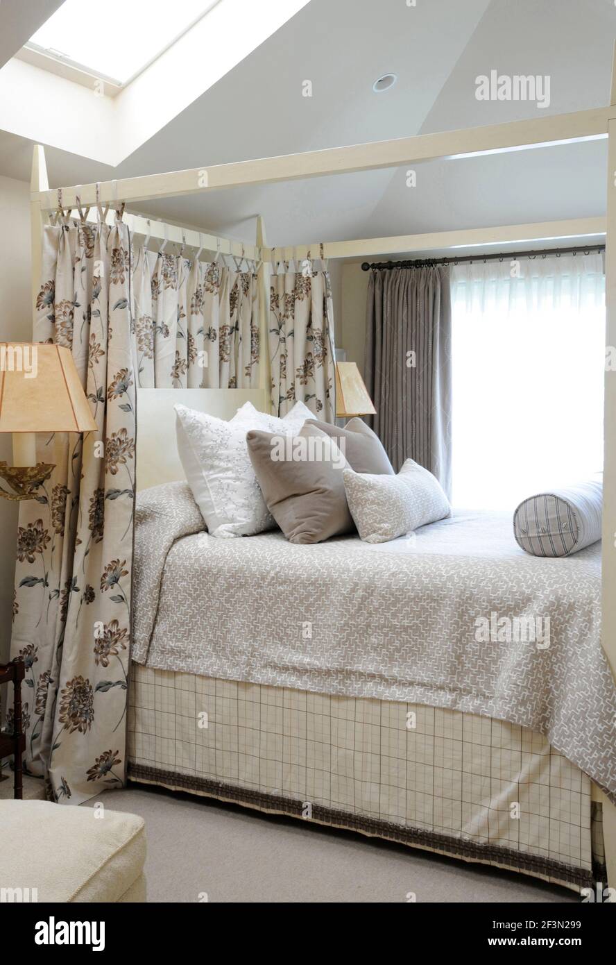 Himmelbett in Cobble Court Interiors, Designer Robert Rizzo, New Canaan, Fairfield County, Connecticut, USA Stockfoto