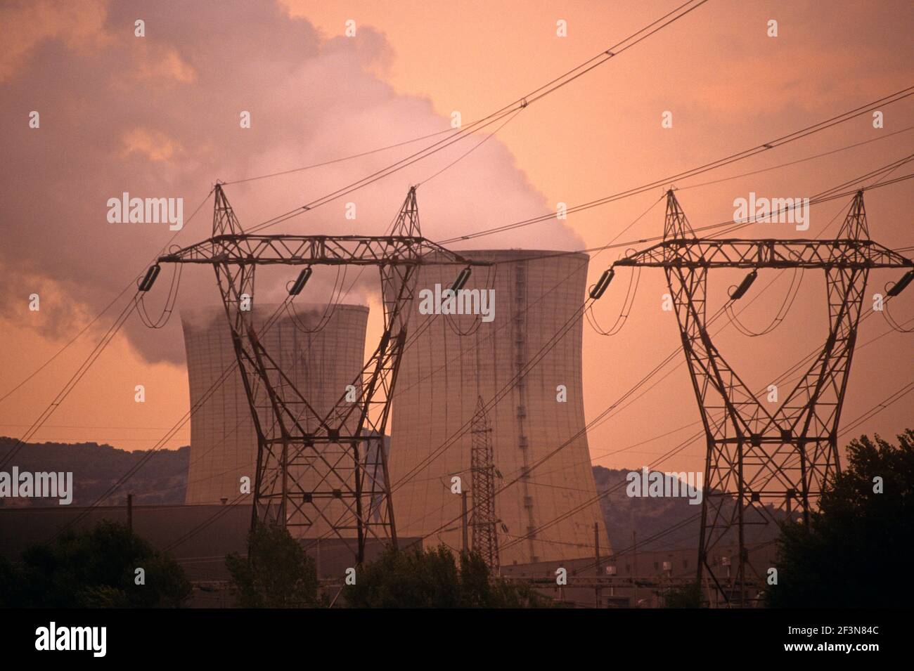 Tricastin nuclear power station Fotos und Bildmaterial in hoher