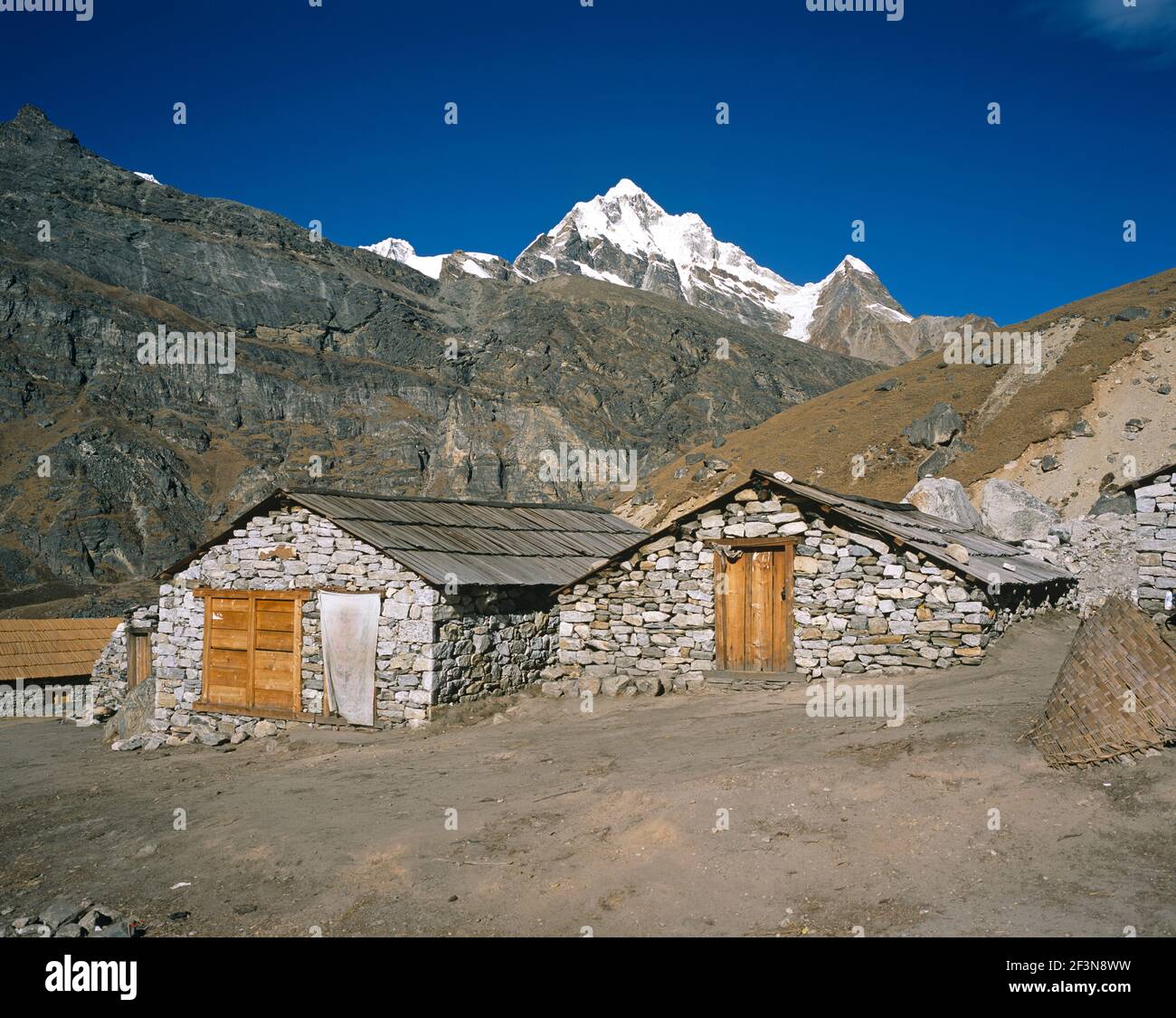 Khare ist eine Sherpa-Siedlung im Distrikt Dolakha in der Janakpur-Zone im Nordosten Nepals. Stockfoto