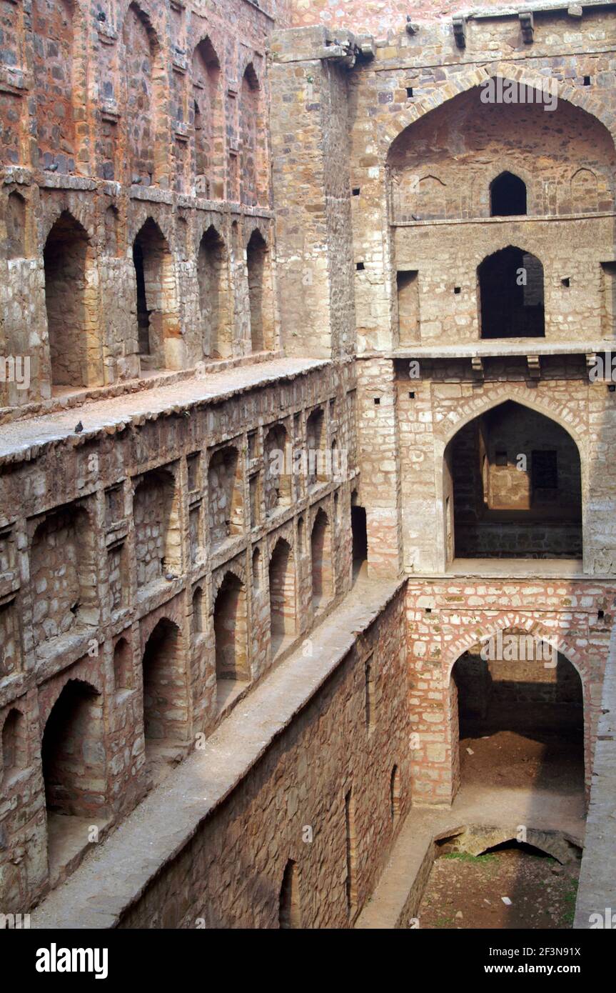 Agrasen KI Baoli ist eine 60 Meter lange und 15 Meter breite historische Schritt gut in der Nähe Connaught Platz in der Stadt. Stockfoto
