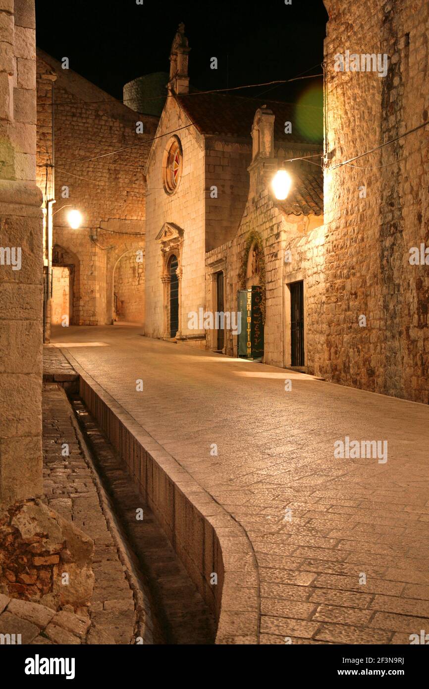 Dubrovnik steht an der Adria, ist eine ummauerte Stadt der Renaissance architektonischen Juwelen, und wurde zum UNESCO-Weltkulturerbe aufgrund seiner PR gemacht Stockfoto