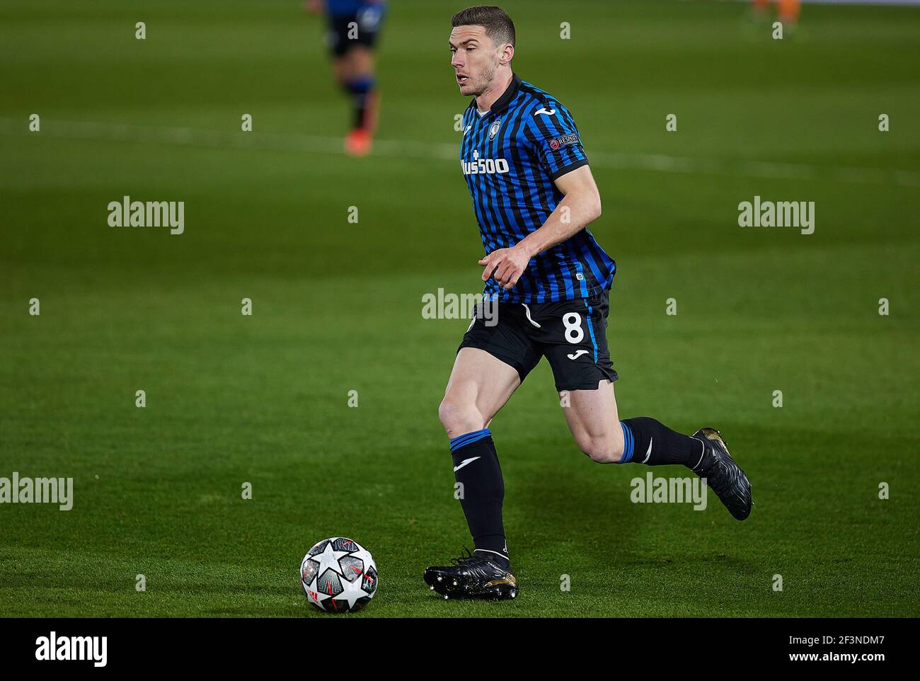 Madrid, Spanien. März 2021, 16th. Robin Gosens (Atalanta Bergamo) kontrolliert den Ball während des UEFA Champions League-Spiels von 16 Sekunden zwischen Real Madrid und Atalanta Bergamo in Valdebebas Sport City in Madrid. (Endergebnis; 3 bis 1 für Real Madrid, Qualifying in einem globalen der 4-1 Unentschieden) Credit: SOPA Images Limited/Alamy Live News Stockfoto