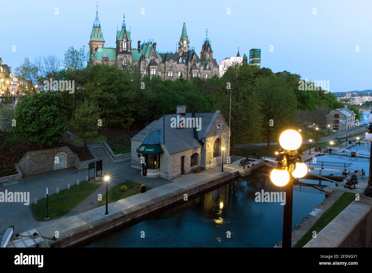 Kanada, Ontario, Ottawa Rideau Canal und die kanadischen Parlamentsgebäude Stockfoto