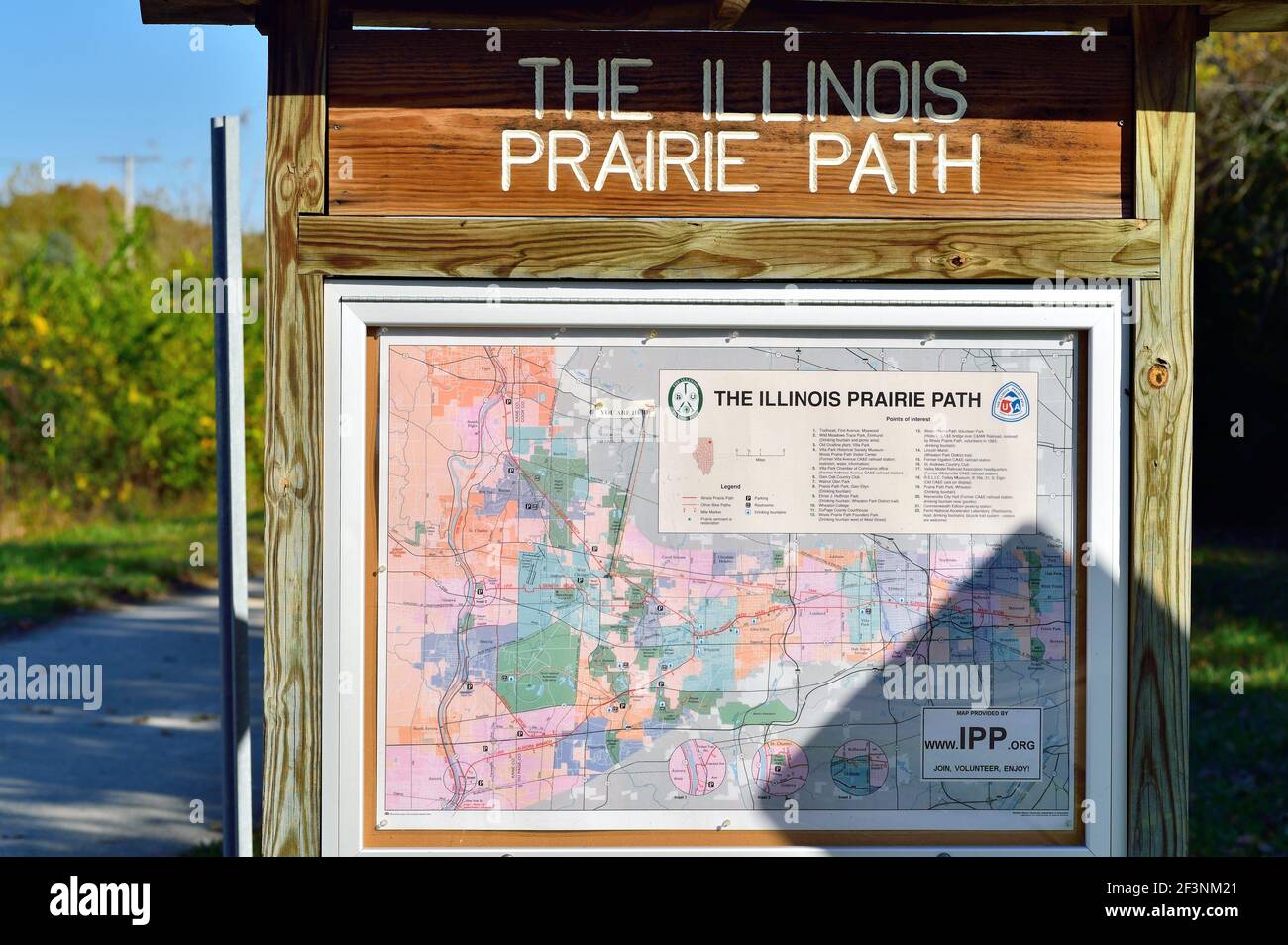 West Chicago, Illinois, USA. Karte mit der Route entlang eines Abschnitts des Illinois-Pfad. Stockfoto