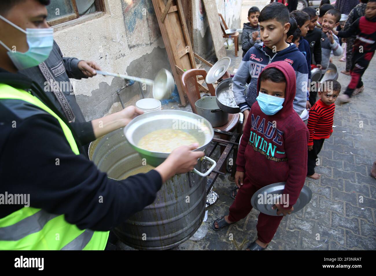Nahrungsmittelhilfe für bedürftige Familien in Gaza Stockfoto