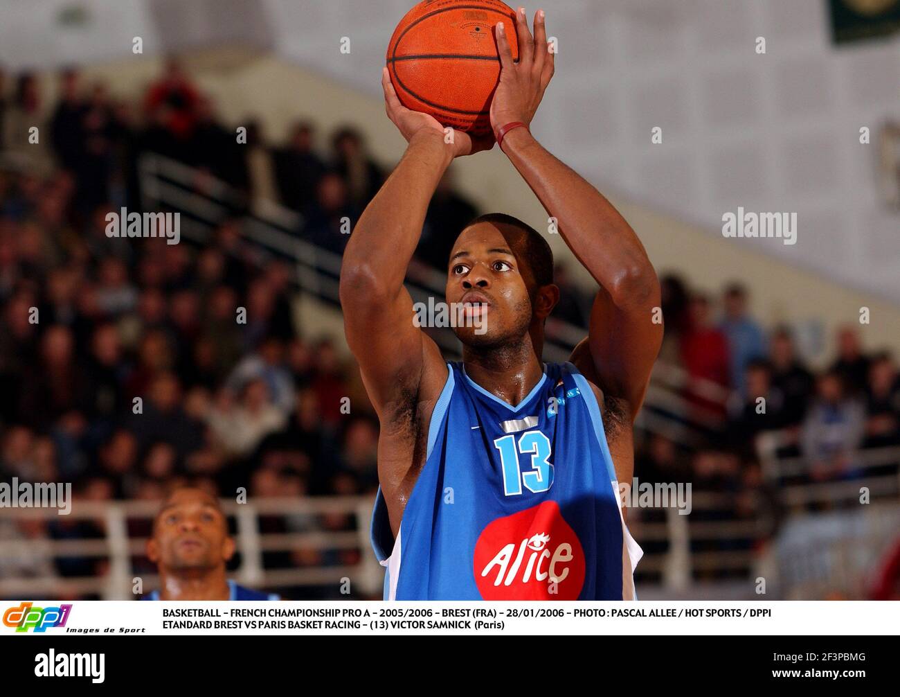 BASKETBALL - FRANZÖSISCHE MEISTERSCHAFT PRO A - 2005/2006 - BREST (FRA) - 28/01/2006 - FOTO : PASCAL ALLEE / HOT SPORTS / DPPI ETANDARD BREST VS PARIS BASKET RACING - (13) VICTOR SAMNICK (PARIS) Stockfoto