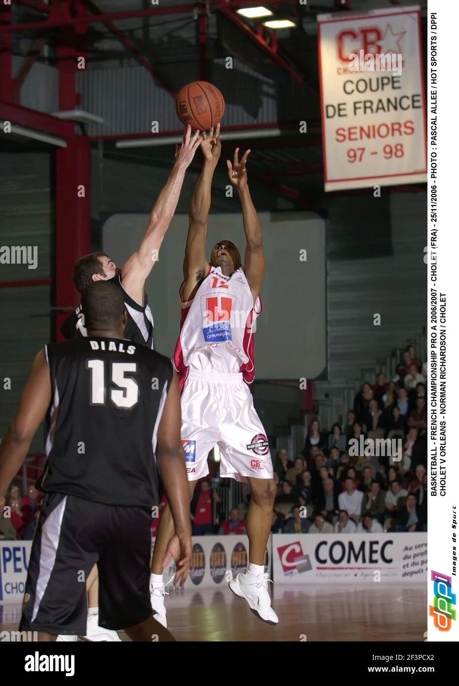 BASKETBALL - FRANZÖSISCHE MEISTERSCHAFT PRO A 2006/2007 - CHOLET (FRA) - 25/11/2006 - FOTO : PASCAL ALLEE / HOT SPORTS / DPPI CHOLET V ORLEANS - NORMAN RICHARDSON / CHOLET Stockfoto