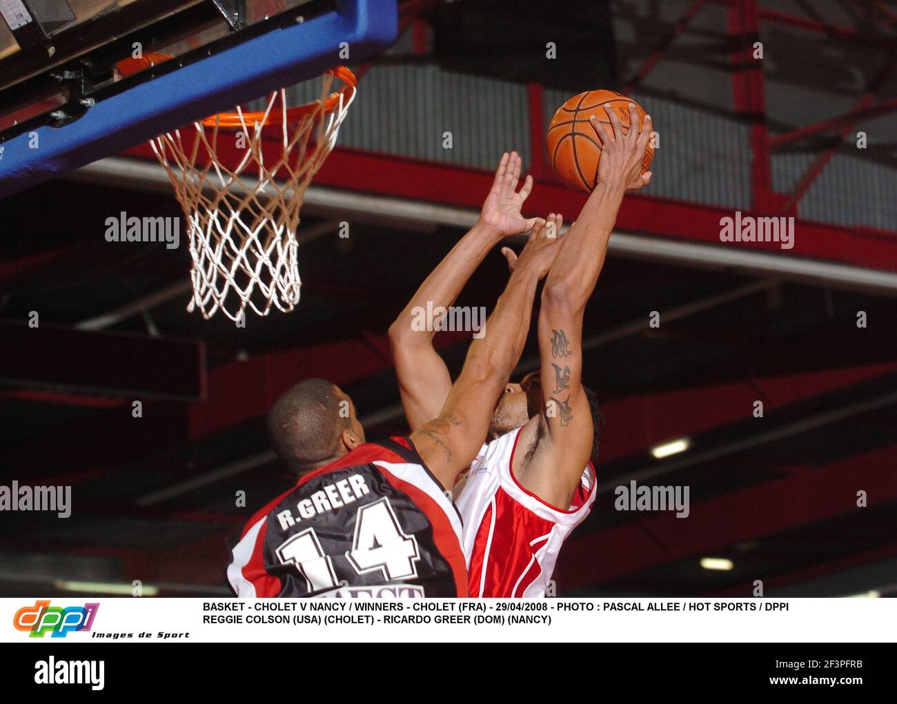 WARENKORB - CHOLET V NANCY / GEWINNER - CHOLET (FRA) - 29/04/2008 - FOTO : PASCAL ALLEE / HOT SPORTS / DPPI REGGIE COLSON (USA) (CHOLET) - RICARDO GREER (DOM) (NANCY) Stockfoto