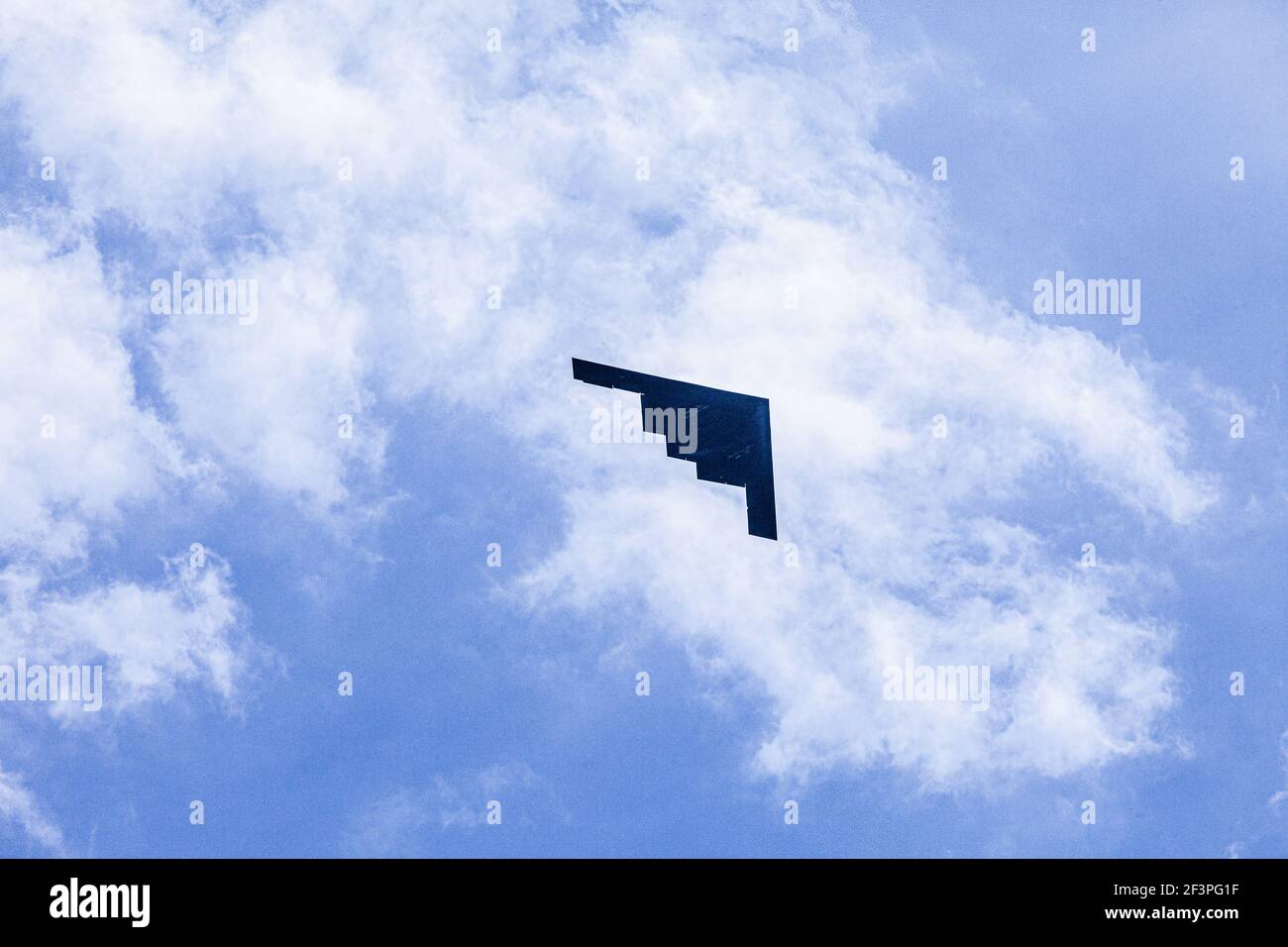 Northrop Grumman B-2 Spirit Stealth Bomber nähert sich an Land in Brize Norton, Oxfordshire UK Stockfoto Northrop Grumman B-2 Spirit Stealth Bomber nähert sich an Land in Brize Norton, Oxfordshire UK Stockfoto