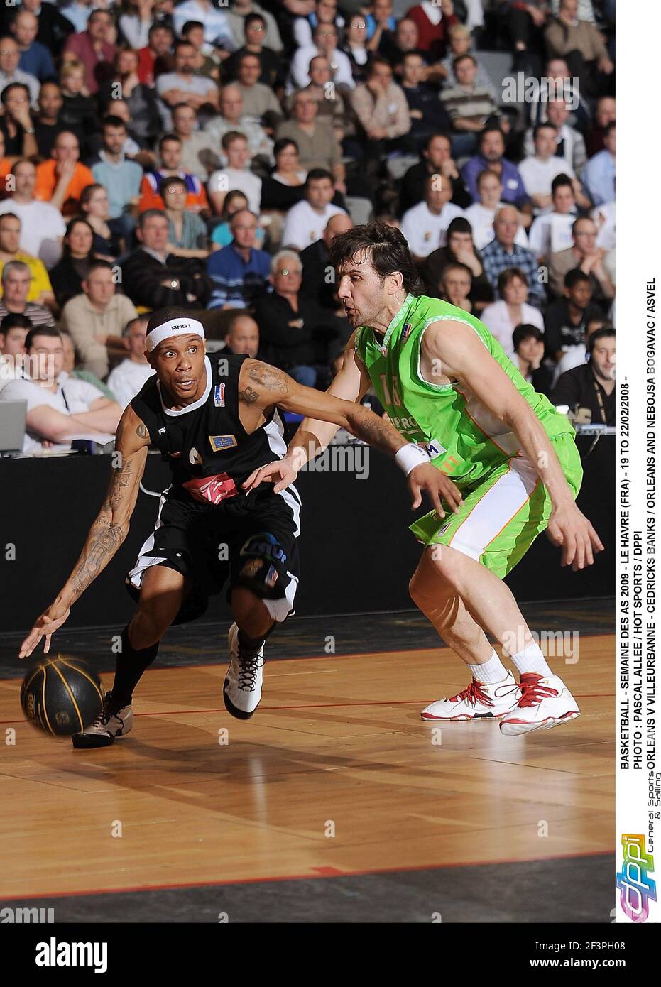 BASKETBALL - SEMAINE DES AS 2009 - LE HAVRE (FRA) - 19 BIS 22/02/2008 - FOTO : PASCAL ALLEE / HOT SPORTS / DPPI ORLEANS V VILLEURBANNE - CEDRICKS BANKS / ORLEANS UND NEBOJSA BOGAVAC / ASVEL Stockfoto