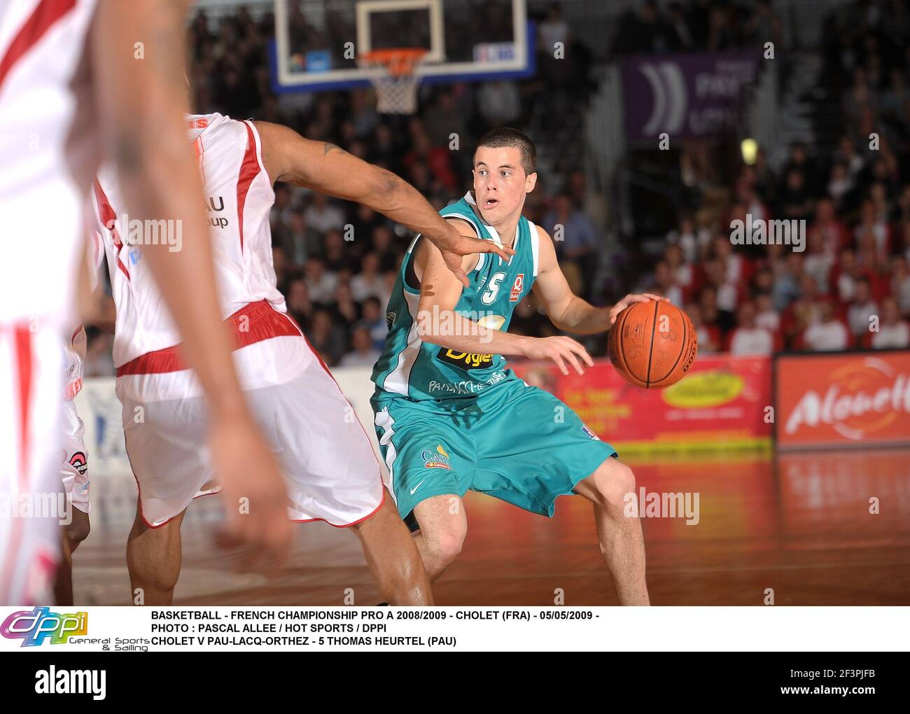 BASKETBALL - FRANZÖSISCHE MEISTERSCHAFT PRO A 2008/2009 - CHOLET (FRA) - 05/05/2009 - FOTO : PASCAL ALLEE / HOT SPORTS / DPPI CHOLET V PAU-LACQ-ORTHEZ - 5 THOMAS HEURTEL (PAU) Stockfoto