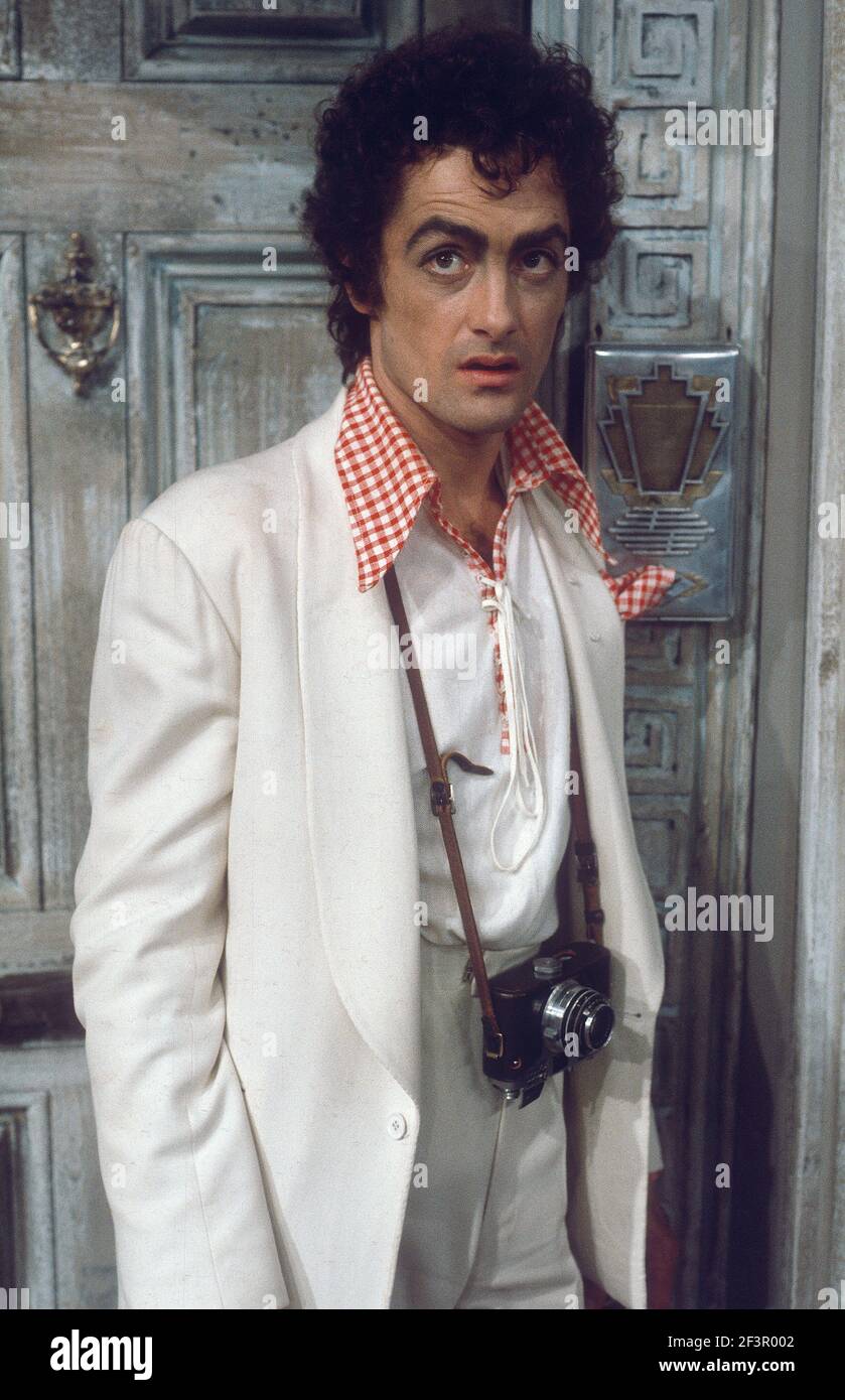 Die RSC-Besetzung in Aktion während der ATV-FERNSEHNETZPRODUKTION von Trevor Nunns musikalischer Adaption für das Fernsehen, KOMÖDIE DER FEHLER von William Shakespeare im Royal Shakespeare Theatre, Stratford-upon-Avon. Darsteller: Judi Dench, Francesca Annis, Michael Williams,- Mike Gwilym, Roger Reed, Nickolas Grace, Griffith Jones, Barbara Shelley, Robin Ellis. Die Aufführung wurde am 18. April 1978 vom Theater national übertragen. Stockfoto