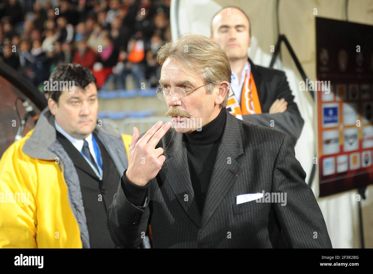 FUSSBALL - FRANZÖSISCHE MEISTERSCHAFT 2009/2010 - L1 - FC LORIENT V OLYMPIQUE LYONNAIS - 20/01/2010 - FOTO PASCAL ALLEE / DPPI – FREDERIC THIRIEZ (LFP-PRÄSIDENT) Stockfoto