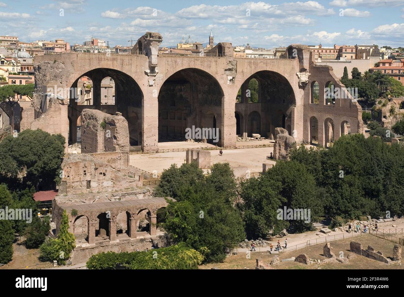 Basilica Maxentius, oder Basilica Nova, das größte Gebäude im Forum, Rom, Italien Stockfoto