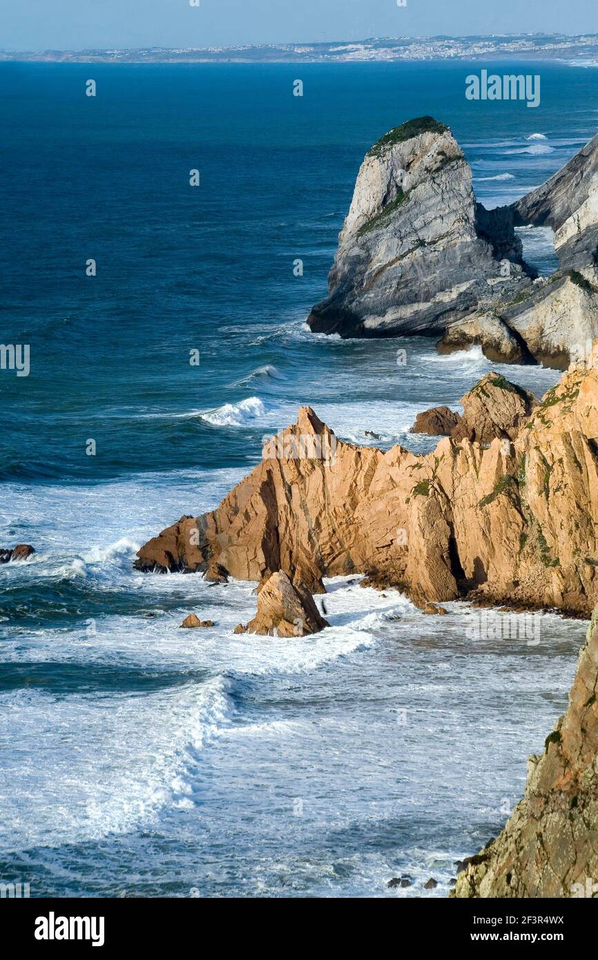 Küstenklippen, Cabo da Roca, am Atlantischen Ozean, Sintra, Westportugal Stockfoto