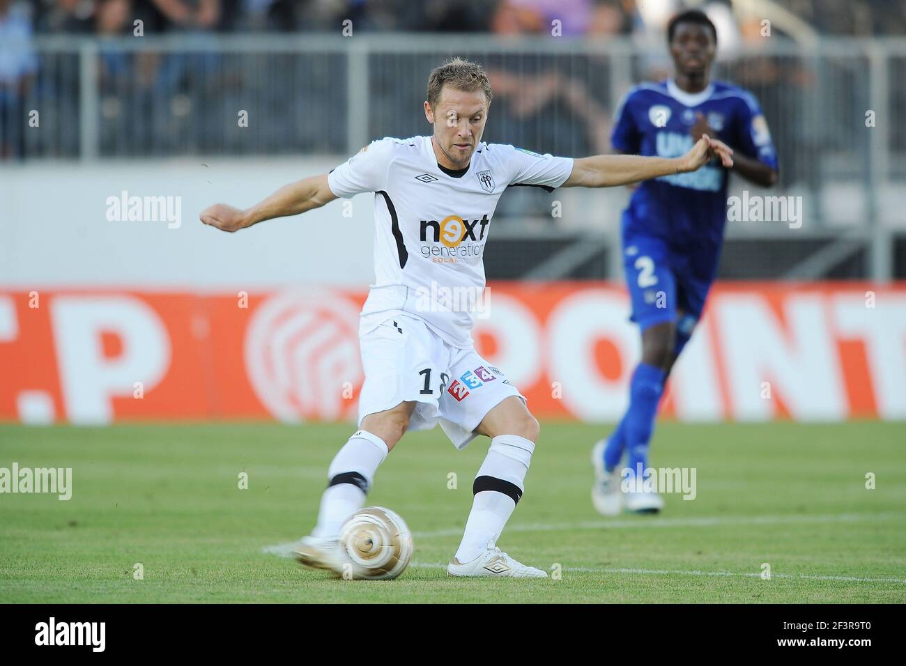 FUSSBALL - FRANZÖSISCHER LIGAPOKAL 2010/2011 - 1ST RUNDEN - SCO ANGERS / SC BASTIA - 30/07/2010 - FOTO PASCAL ALLEE / DPPI - DAVID DE FREITAS (SCO) Stockfoto