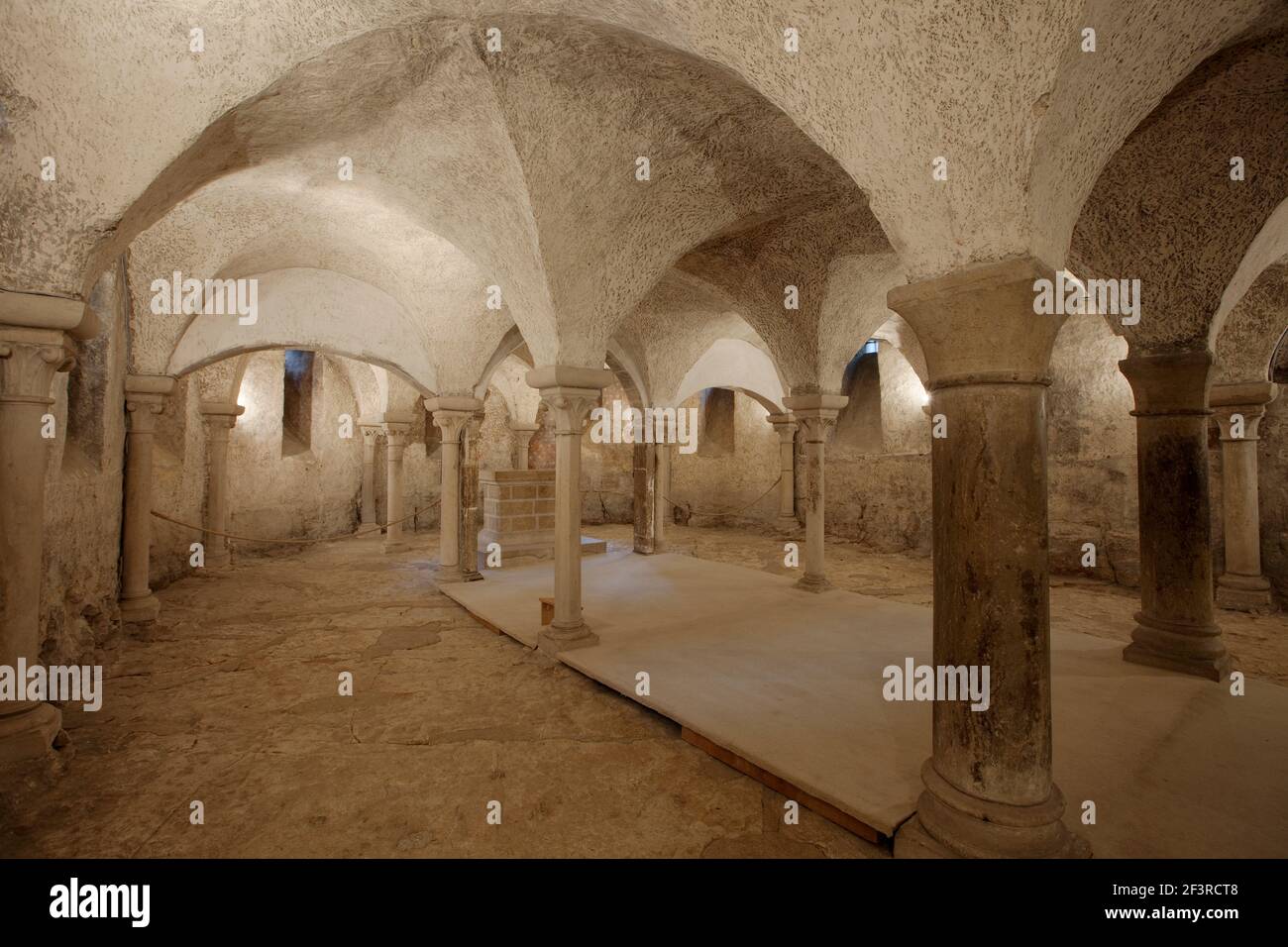 Krypta krypta -Fotos und -Bildmaterial in hoher Auflösung – Alamy