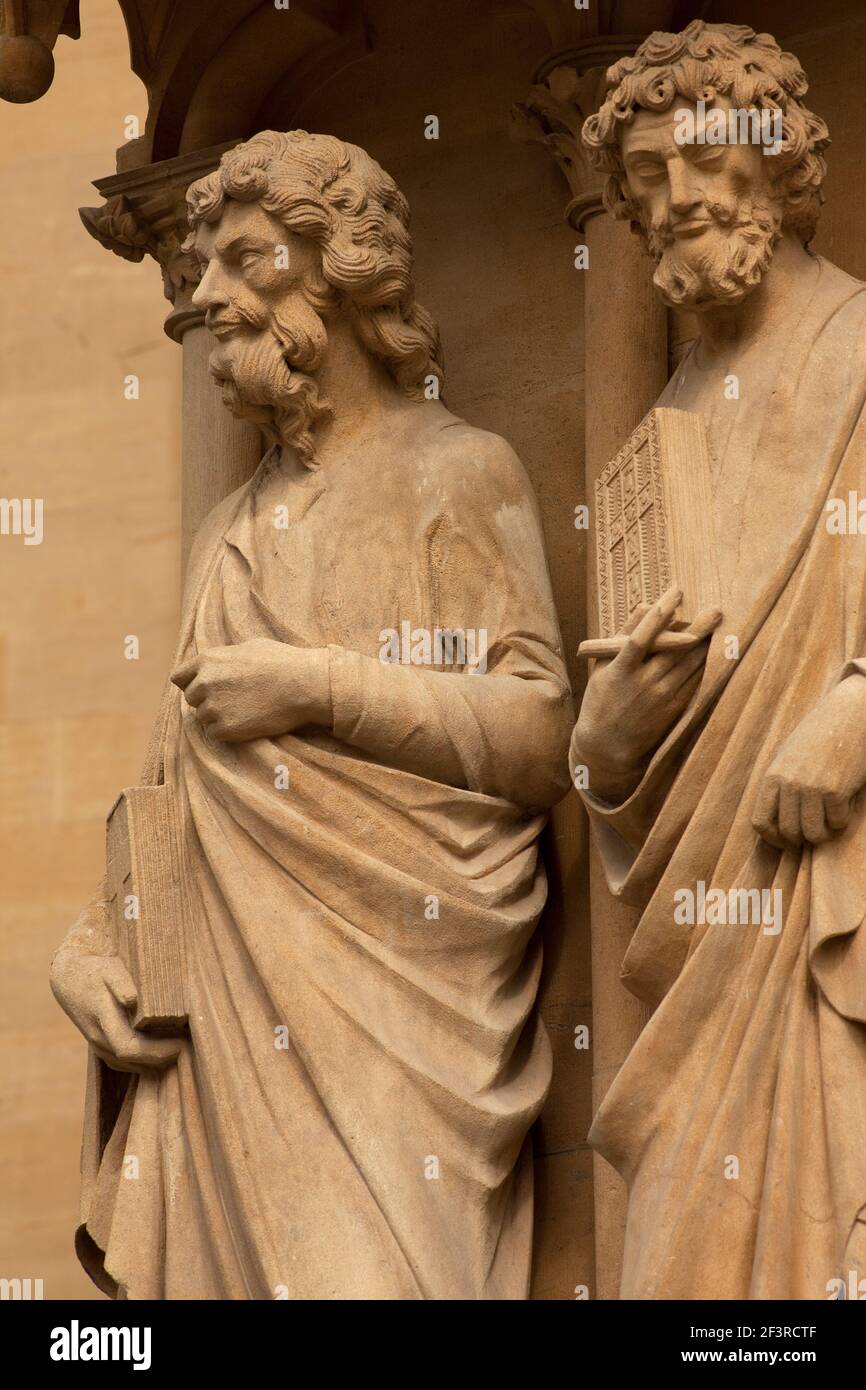 Seitenportal, Figuren, Metz, Kathedrale Saint-…tienne Stockfoto