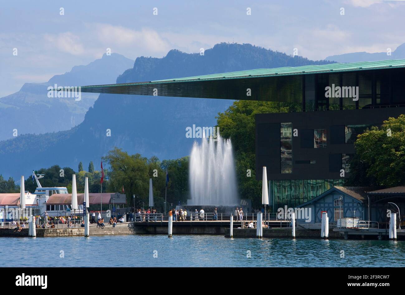 1995-2000 erbaut von Jean Nouvel. Luzern Festival 2007, Luzern, Kultur- und Kongresszentrum Stockfoto