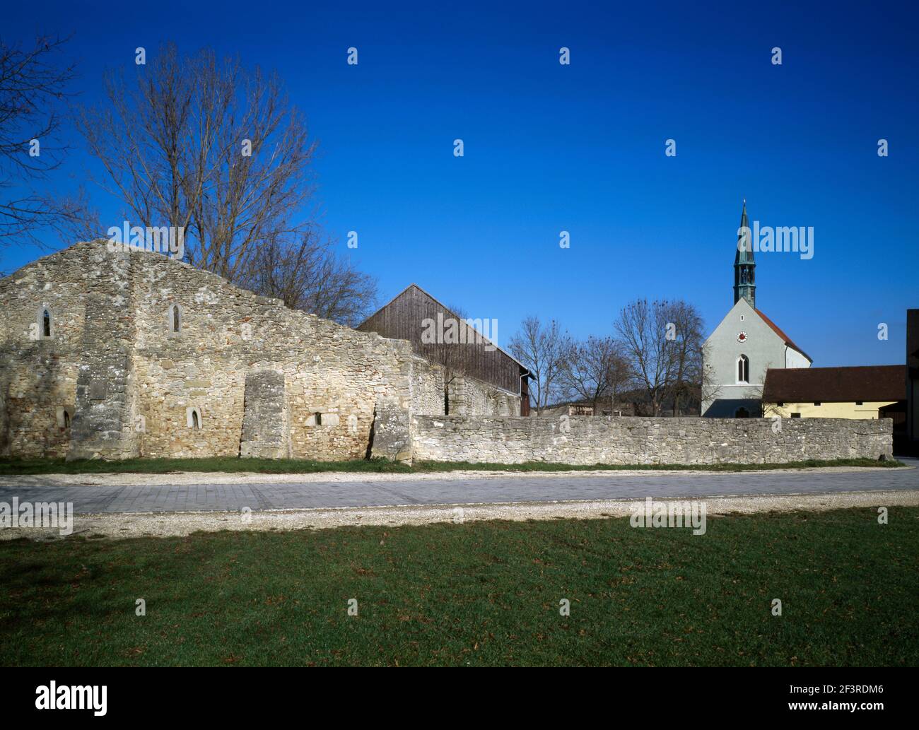 Reste der mittelalterlichen Klosteranlage (Zehentstadel), Palmator Prˆssl-Br‰U, Bier, Palmsonntag, Adlersberg, Ehemalige Klosterkirche Stockfoto