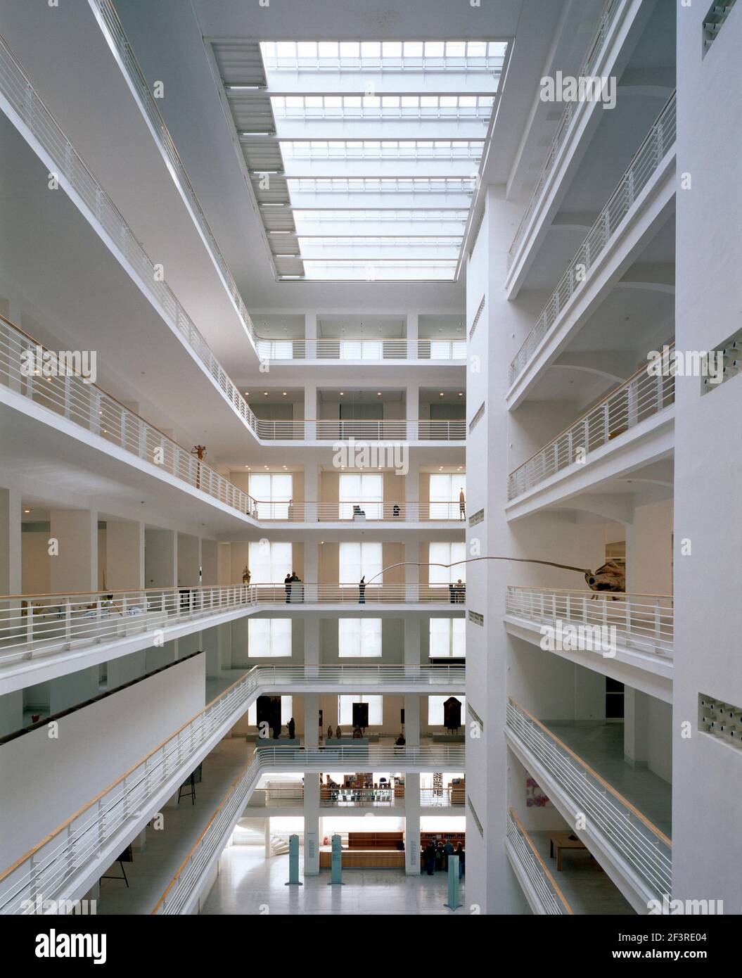 Erbaut 1926-1928 von Oldrich Tyl und Josef Fuchs. Ab 1974 zeitweise als Museum f¸r Moderne Kunst genutzt, Prag, Messepalast - ehemaliges geb.‰ude der Stockfoto