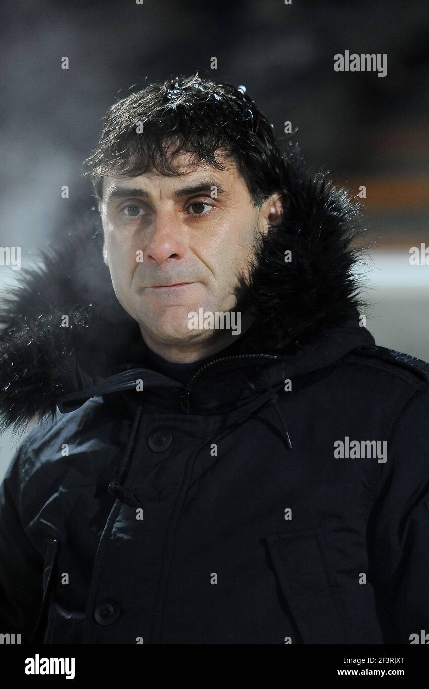 FUSSBALL - FRANZÖSISCHE MEISTERSCHAFT 2010/2011 - L2 - SCO ANGERS V LB CHATEAUROUX - 03/12/2010 - FOTO PASCAL ALLEE / DPPI – DIDIER THOLOT (REISEBUS CHATEAUROUX) Stockfoto