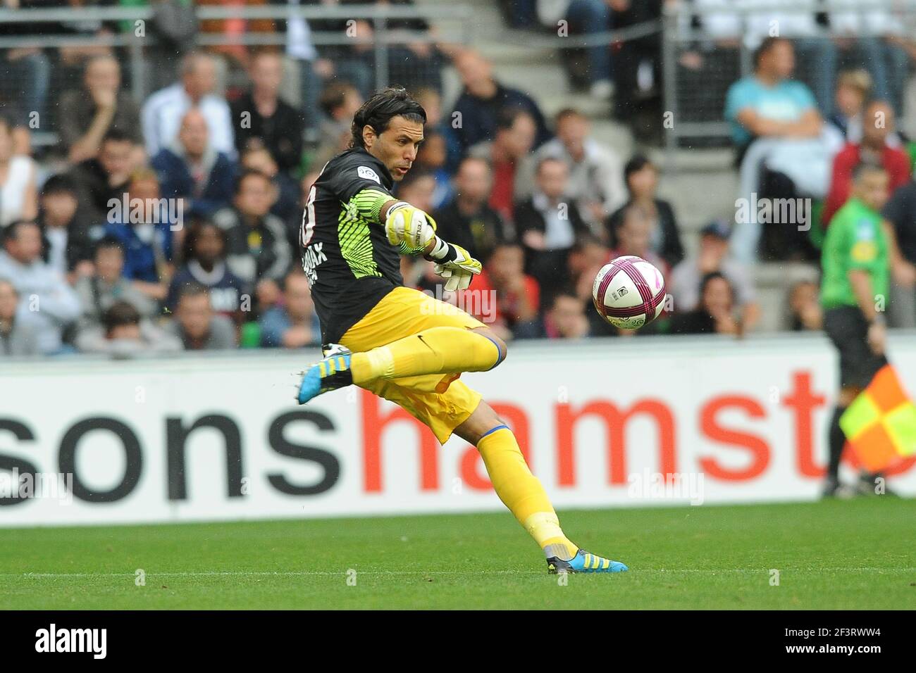 FUSSBALL - FRANZÖSISCHE MEISTERSCHAFT 2011/2012 - L1 - STADE RENNAIS V PARIS SG - 13/08/2011 - FOTO PASCAL ALLEE / DPPI – SALVATORE SIRIGU (PSG) Stockfoto