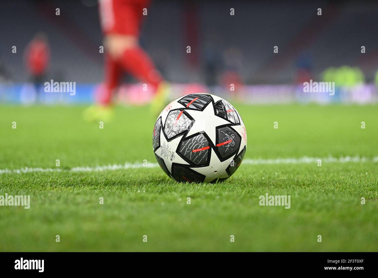 Champions League Ball Stockfotos Und Bilder Kaufen Alamy