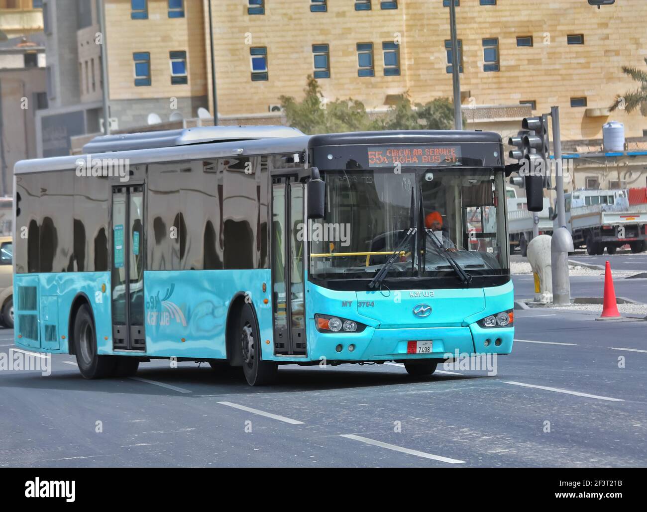 Ein Blick auf den öffentlichen Nahverkehr Bus, der alle wichtigen Ziel in Doha, Katar verbindet Stockfoto
