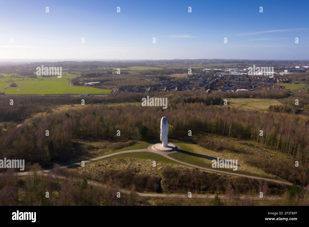 Warrington, Großbritannien, 17th. März 2021. Dream ist eine Skulptur aus dem Jahr 2009 und ein Kunstwerk von Jaume Plensa in Sutton, St Helens, Merseyside. Das Projekt wurde im Rahmen des Big Art Project in Zusammenarbeit mit dem Arts Council England, dem Art Fund und Channel 4, Warrington, UK, finanziert und kostet etwa £1,8m (entspricht £2,43 Millionen im Jahr 2019). Kredit: Jon Super/Alamy. Stockfoto