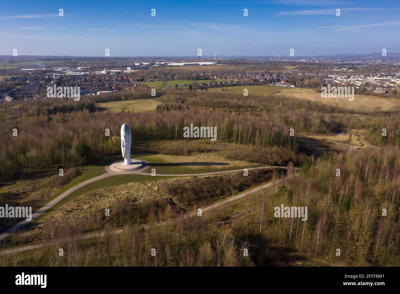 Warrington, Großbritannien, 17th. März 2021. Dream ist eine Skulptur aus dem Jahr 2009 und ein Kunstwerk von Jaume Plensa in Sutton, St Helens, Merseyside. Das Projekt wurde im Rahmen des Big Art Project in Zusammenarbeit mit dem Arts Council England, dem Art Fund und Channel 4, Warrington, UK, finanziert und kostet etwa £1,8m (entspricht £2,43 Millionen im Jahr 2019). Kredit: Jon Super/Alamy. Stockfoto