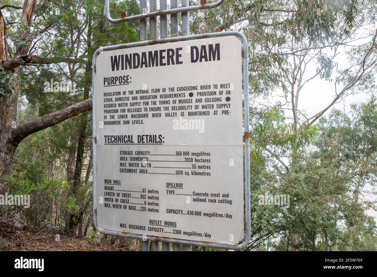 Windamere Damm ordentlich Mudgee im regionalen New South Wales, Australien mit Wasser im Staudamm Stockfoto