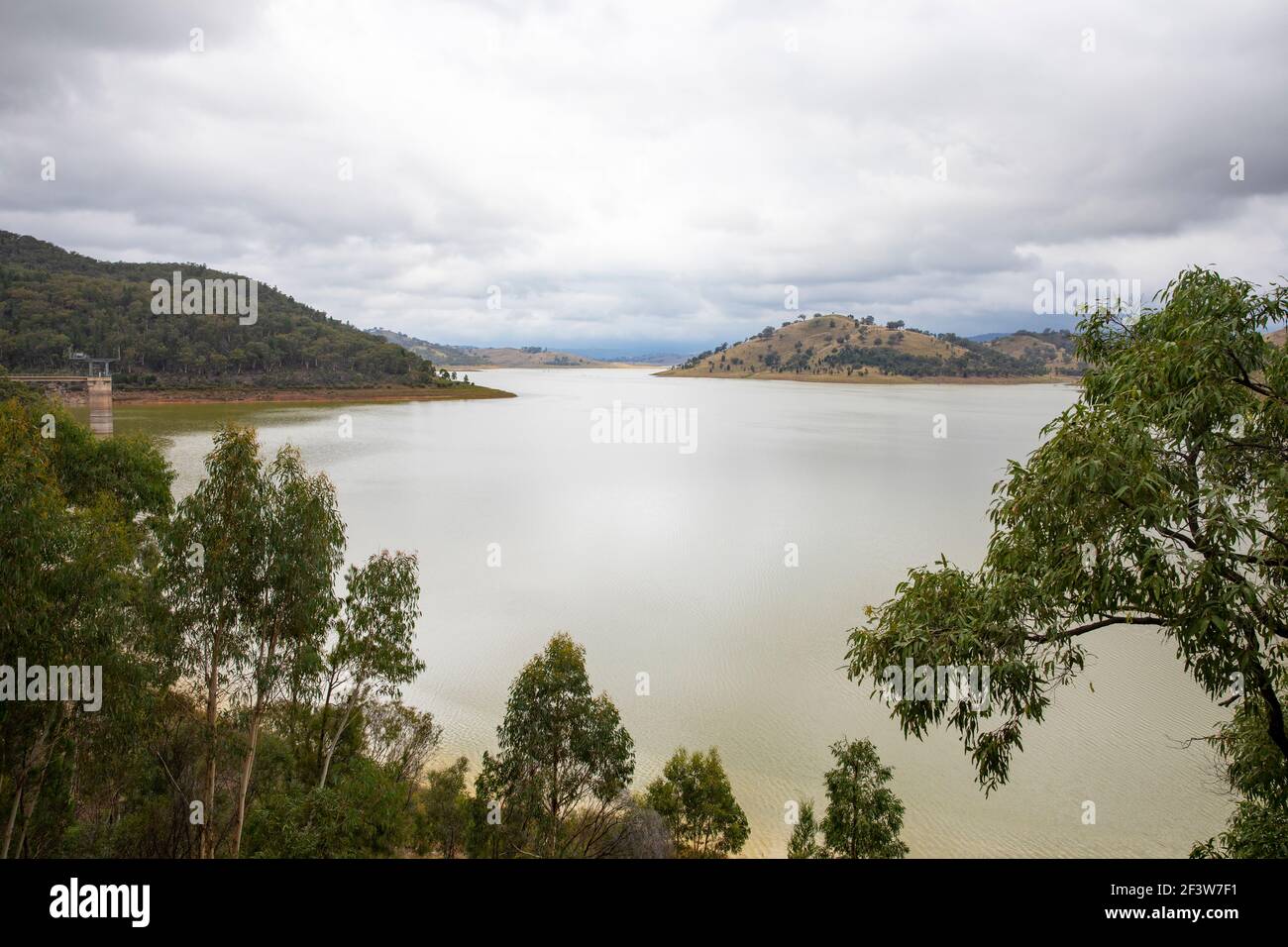 Windamere Damm ordentlich Mudgee im regionalen New South Wales, Australien mit Wasser im Staudamm Stockfoto