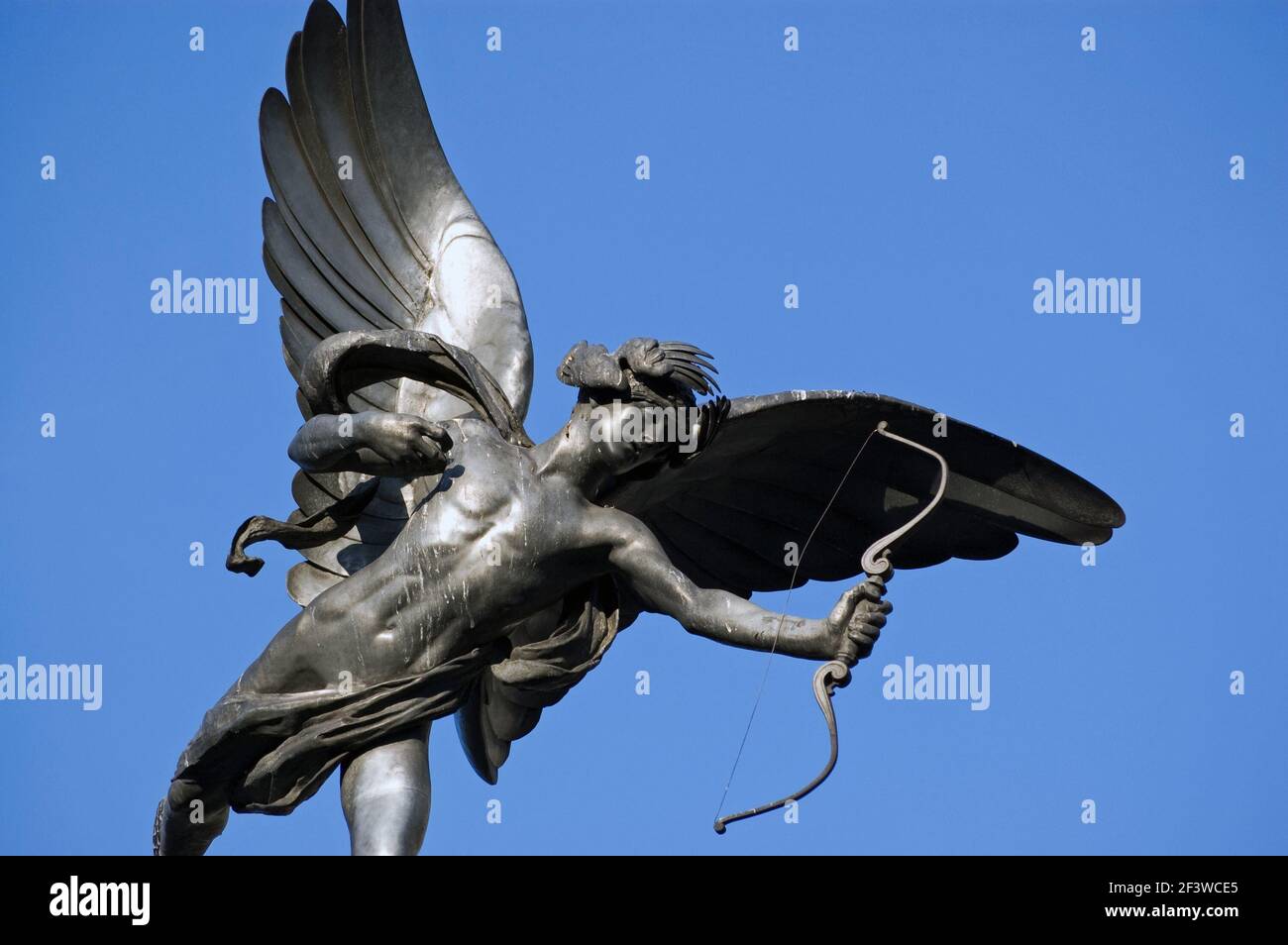 Die Skulptur von Eros, dem gott der Liebe, errichtet als Denkmal für Lord Shaftsbury im Piccadilly Circus, London. Stockfoto