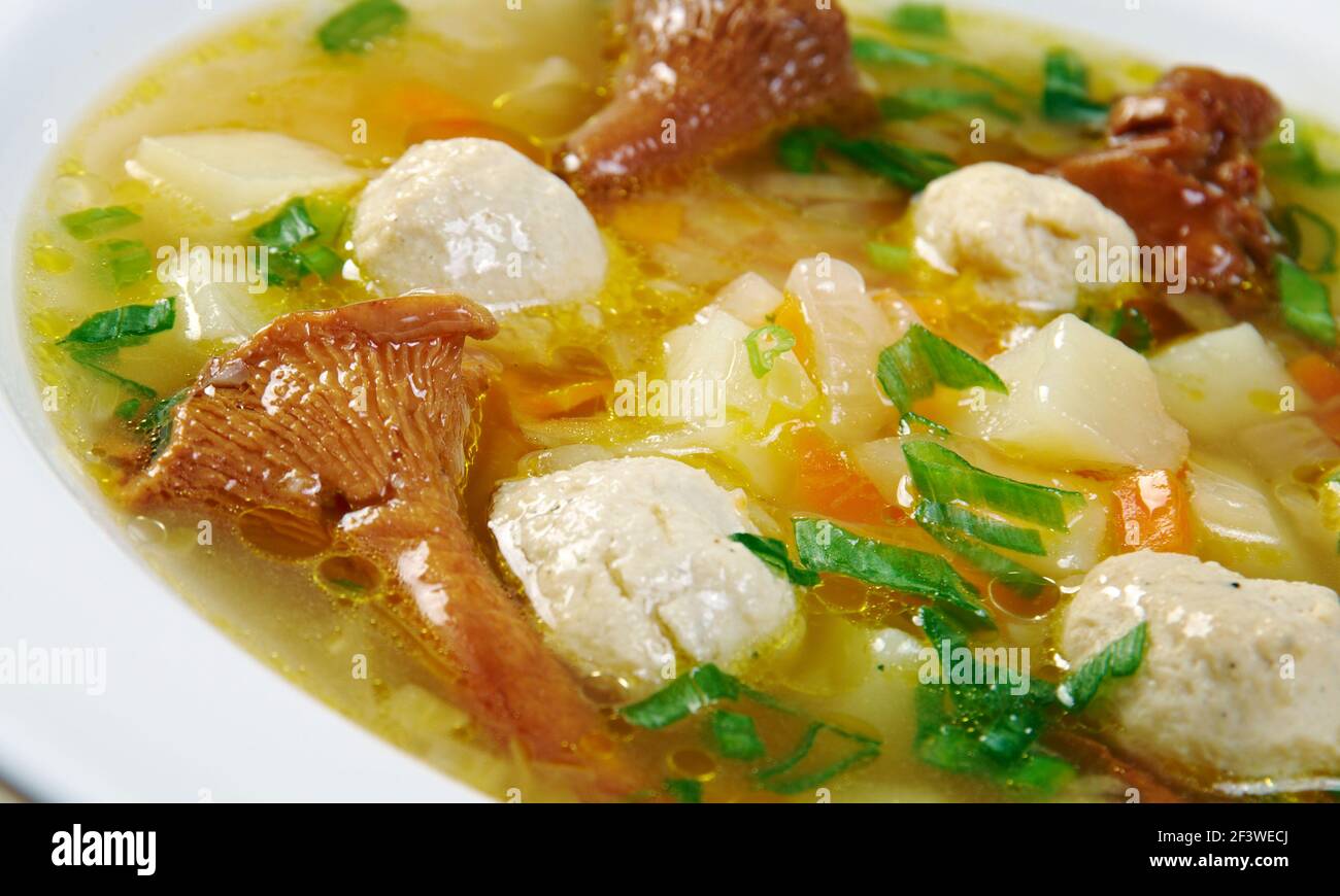 Bori-bori - herzhafte paraguayische Suppe mit Fleisch gefüllt Stockfoto